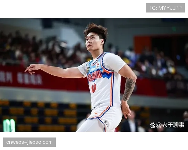 特写：生死时刻，赵睿在山东高速主场震耳嘘声中冷静发出边线球